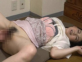 お隣さんやご近所さんを部屋に招いて口説き落として、勝手に盗撮して内緒でAV販売 Vol.2　サンプル画像03